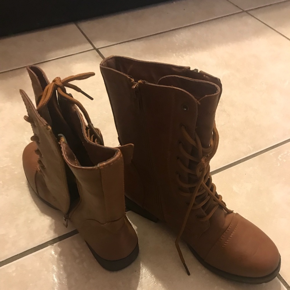 Booty - Picture 2 of 3